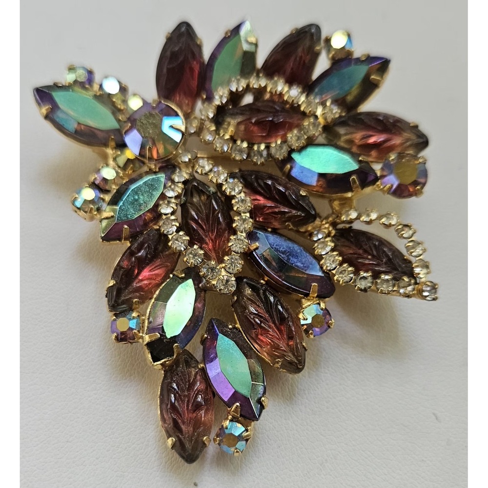 Vtg Juliana D&E Molded Glass Aurora Borealis Rhinestone Floral Brooch Pin
